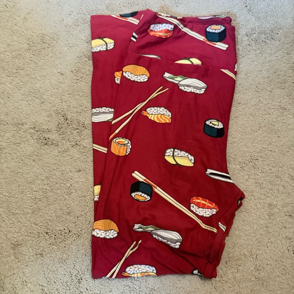 LuLaRoe Tall & Curvy Leggings – Red Sushi Print